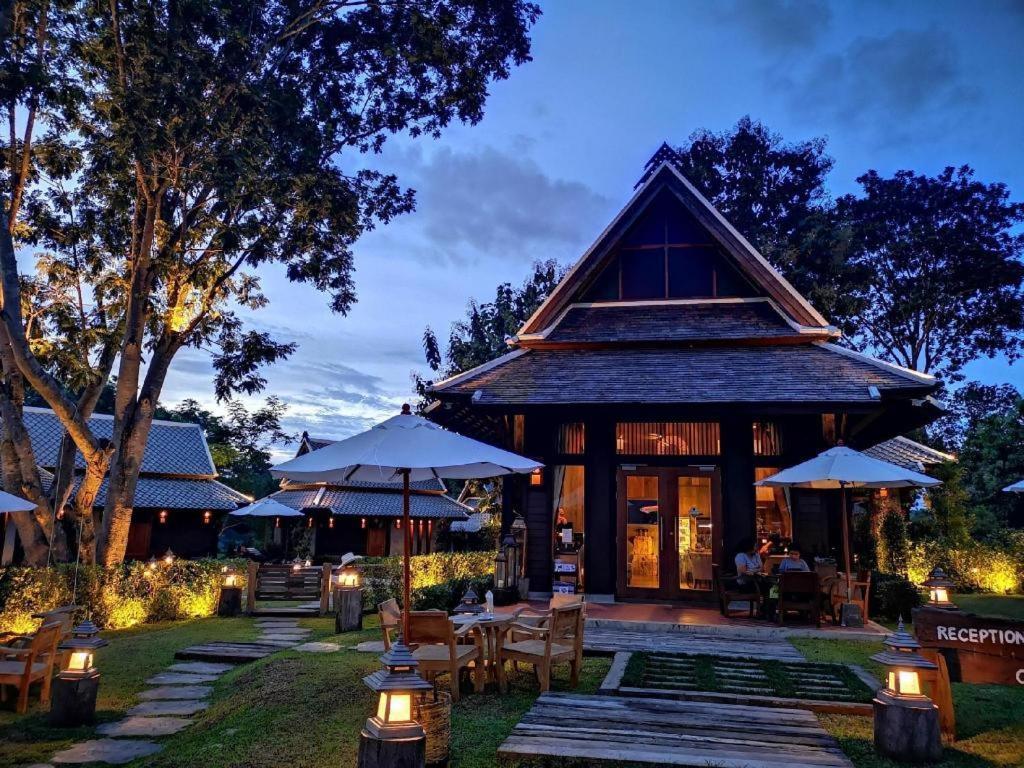 Hotel Ruean Racha Čiang Mai Exteriér fotografie